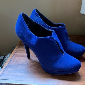 Royal blue platform Shoeties.